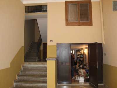 ...all�interno del quale � presente un sottoscala che attraverso un corridoio d� accesso al nostro �chiostro urbano�
